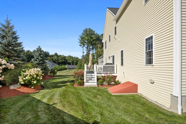 2 Edward Dr, Littleton, MA 01460