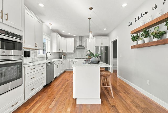 2 Edward Dr, Littleton, MA 01460