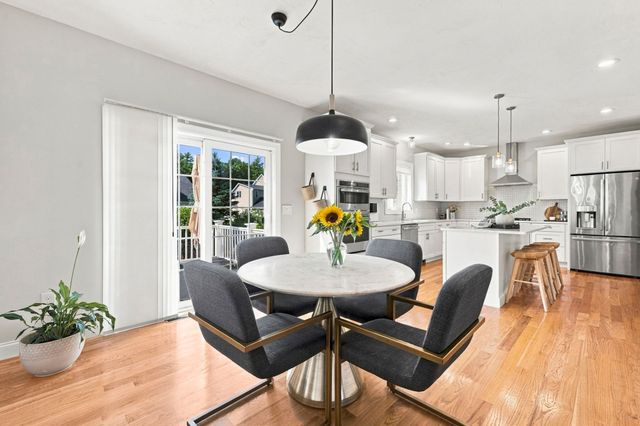 2 Edward Dr, Littleton, MA 01460