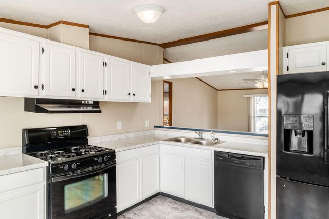 2185 Maureen Boulevard S, Obetz, OH 43207