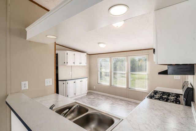 2185 Maureen Boulevard S, Obetz, OH 43207