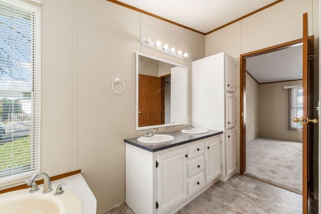 2185 Maureen Boulevard S, Obetz, OH 43207