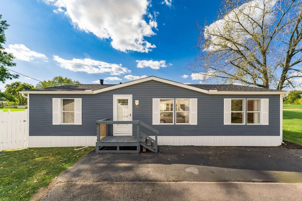 2185 Maureen Boulevard S, Obetz, OH 43207