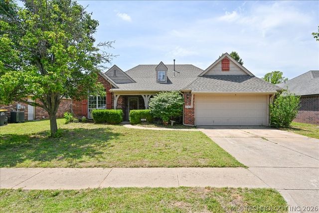 2102 W H. Street, Jenks, OK 74037