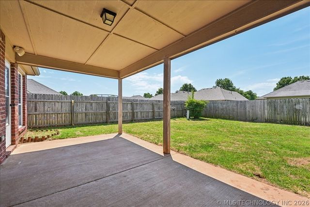 2102 W H. Street, Jenks, OK 74037
