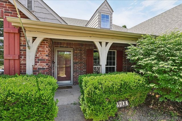 2102 W H. Street, Jenks, OK 74037
