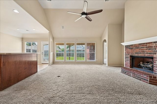 2102 W H. Street, Jenks, OK 74037