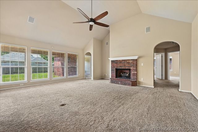 2102 W H. Street, Jenks, OK 74037
