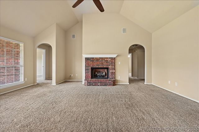 2102 W H. Street, Jenks, OK 74037