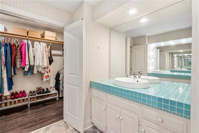 6130 Hodges Drive, Mission, KS 66205
