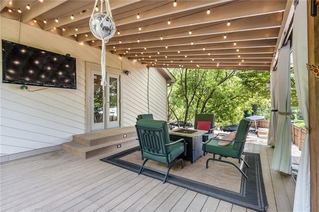6130 Hodges Drive, Mission, KS 66205