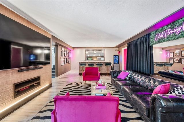 6130 Hodges Drive, Mission, KS 66205