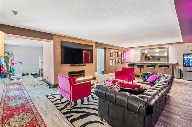 6130 Hodges Drive, Mission, KS 66205