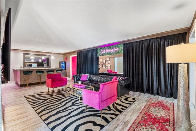6130 Hodges Drive, Mission, KS 66205