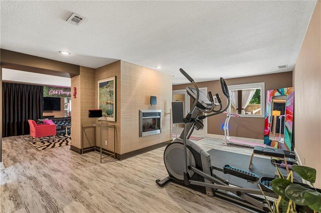 6130 Hodges Drive, Mission, KS 66205