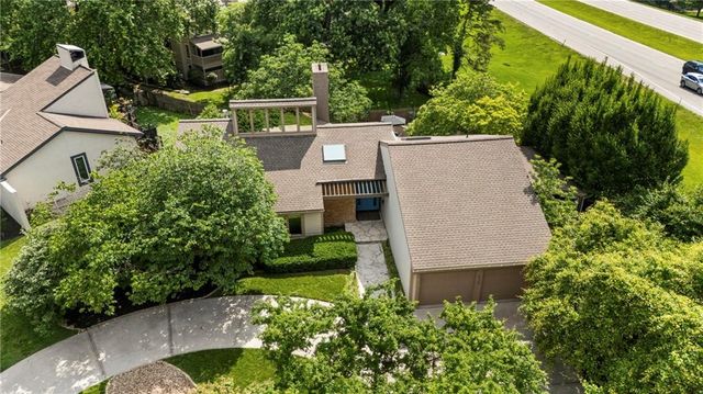 6130 Hodges Drive, Mission, KS 66205