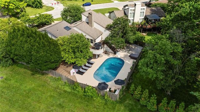 6130 Hodges Drive, Mission, KS 66205