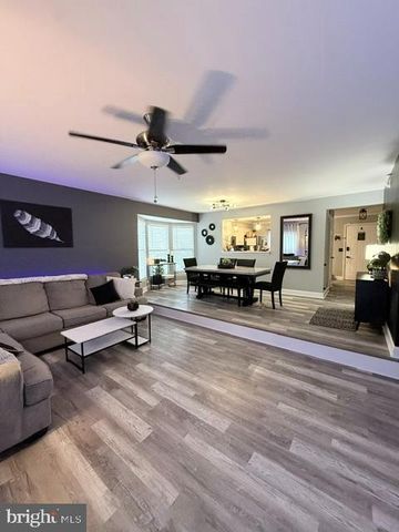 43962 MINTHILL TER, Ashburn, VA 20147