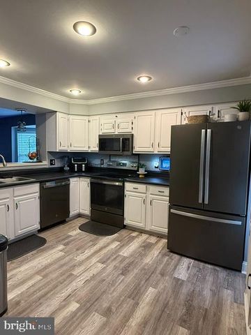 43962 MINTHILL TER, Ashburn, VA 20147