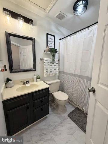 43962 MINTHILL TER, Ashburn, VA 20147