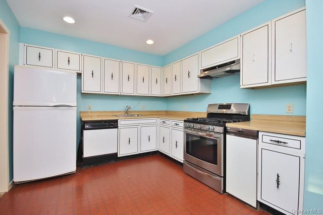 383 Martling Avenue, Tarrytown, NY 10591