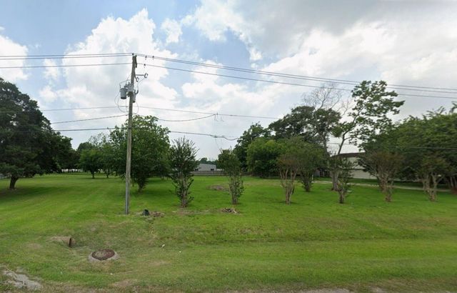 3517 N Highway 146, Baytown, TX 77520