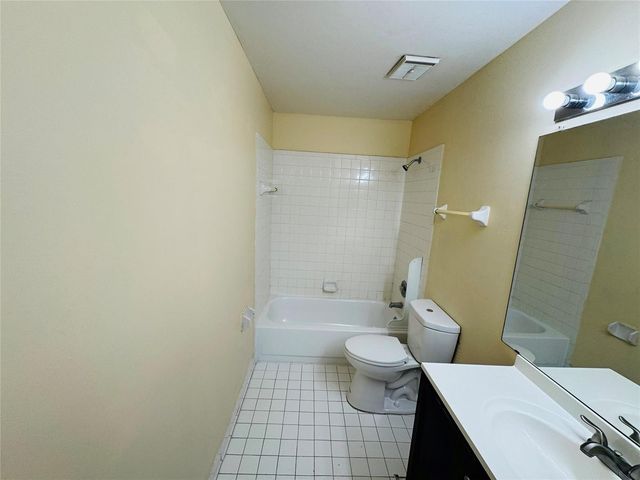 3449 NW 44th Street 202, Lauderdale Lakes, FL 33309