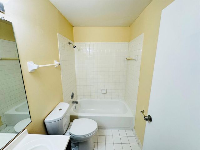 3449 NW 44th Street 202, Lauderdale Lakes, FL 33309