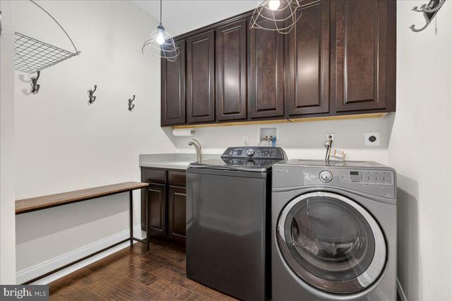 13 MEADOW VIEW LN, Malvern, PA 19355