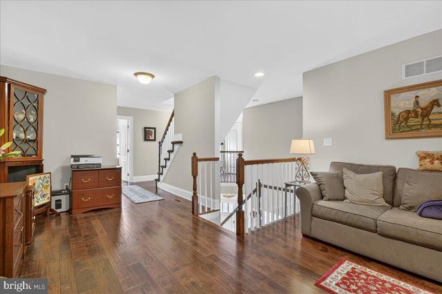 13 MEADOW VIEW LN, Malvern, PA 19355