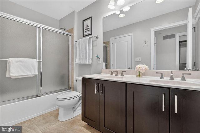 13 MEADOW VIEW LN, Malvern, PA 19355