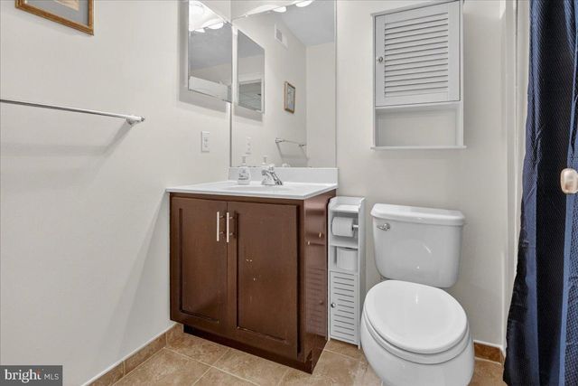 13 MEADOW VIEW LN, Malvern, PA 19355