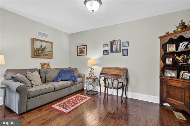 13 MEADOW VIEW LN, Malvern, PA 19355