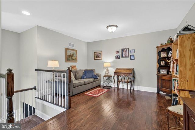 13 MEADOW VIEW LN, Malvern, PA 19355