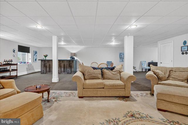 13 MEADOW VIEW LN, Malvern, PA 19355