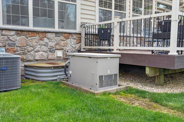 13 MEADOW VIEW LN, Malvern, PA 19355