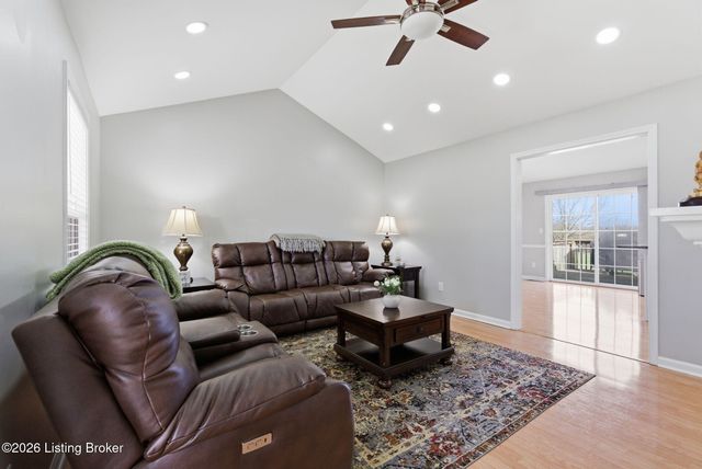 100 Andrew Ct, Lancaster, KY 40444