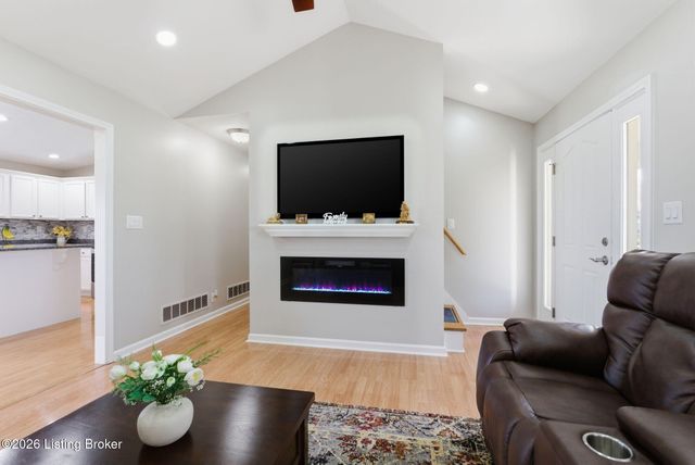 100 Andrew Ct, Lancaster, KY 40444