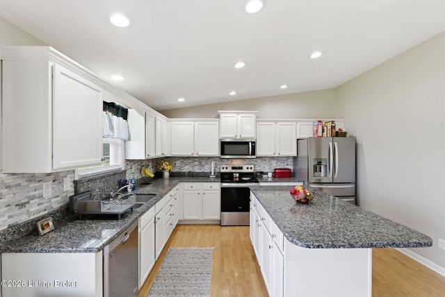 100 Andrew Ct, Lancaster, KY 40444