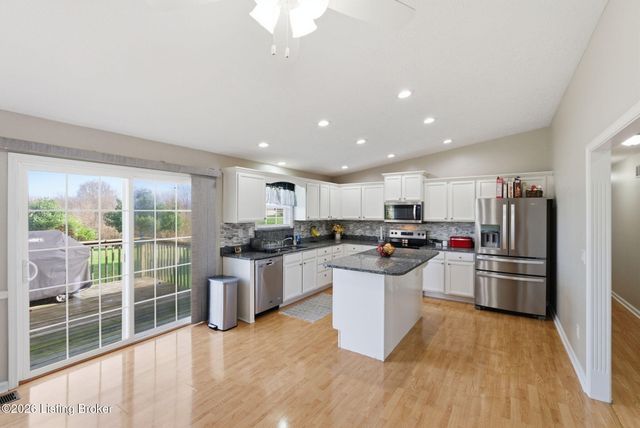 100 Andrew Ct, Lancaster, KY 40444