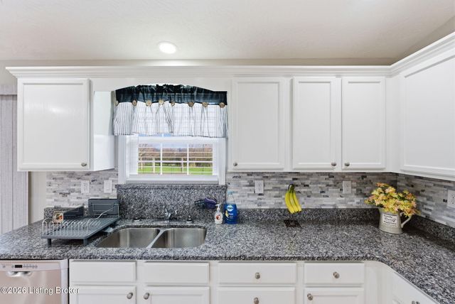 100 Andrew Ct, Lancaster, KY 40444