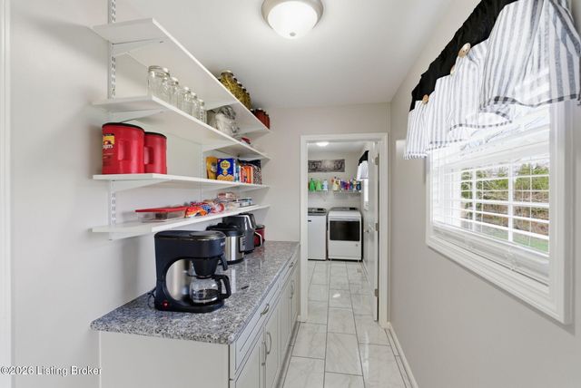 100 Andrew Ct, Lancaster, KY 40444