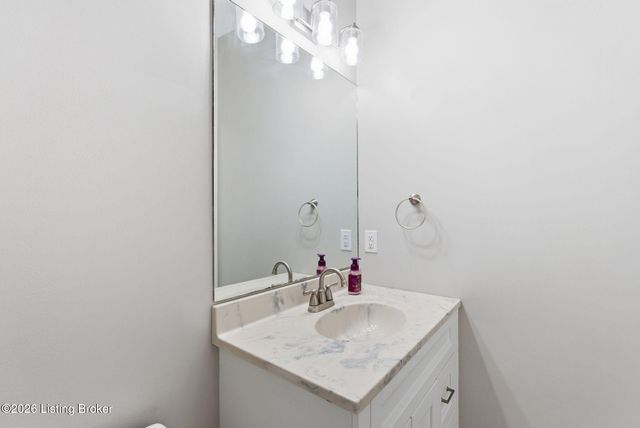 100 Andrew Ct, Lancaster, KY 40444