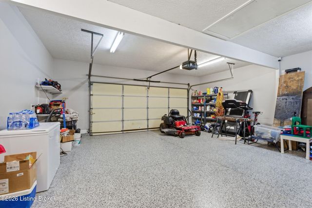 100 Andrew Ct, Lancaster, KY 40444