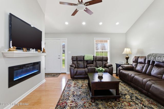 100 Andrew Ct, Lancaster, KY 40444