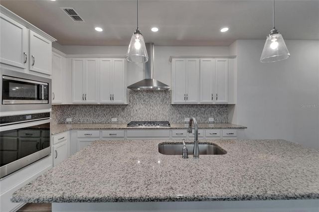 7417 SUNGOLD MEADOW COURT, Apollo Beach, FL 33572