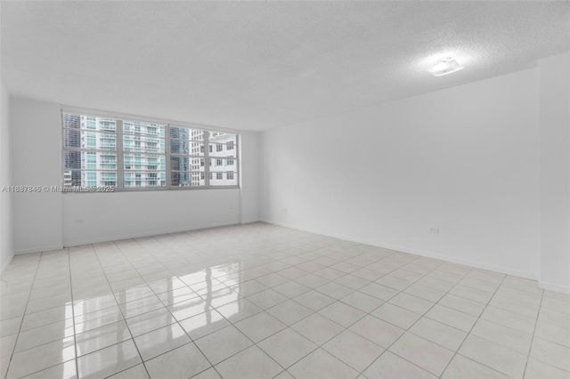 905 Brickell Bay Dr 1823, Miami, FL 33131