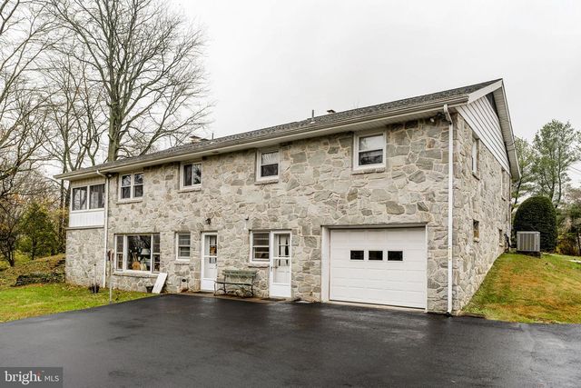 555 LINCOLN DR, Wernersville, PA 19565