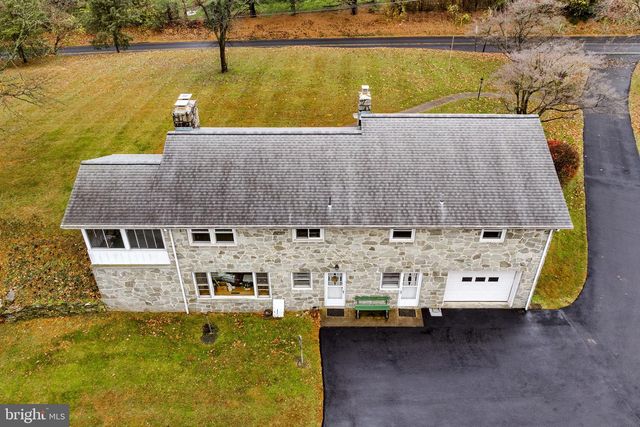 555 LINCOLN DR, Wernersville, PA 19565