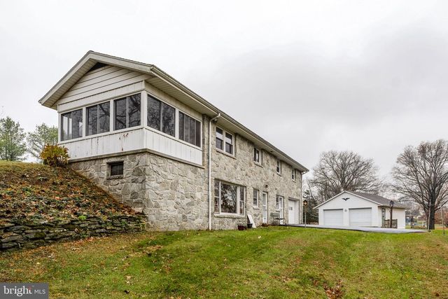 555 LINCOLN DR, Wernersville, PA 19565